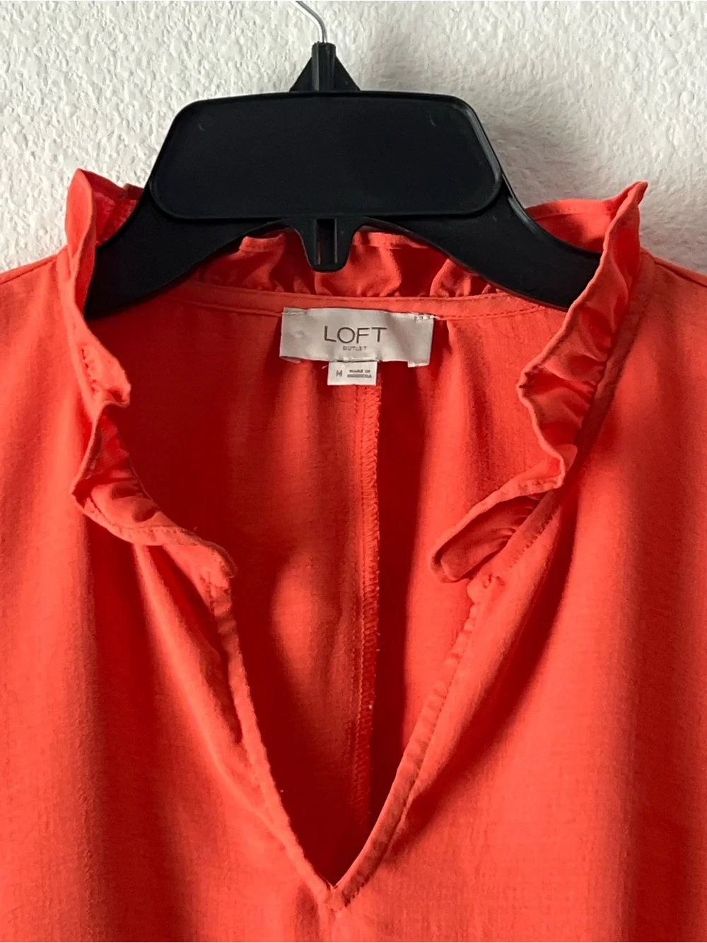 LOFT Coral Ruffle V-Neck Long Sleeve Blouse, Size‎ M